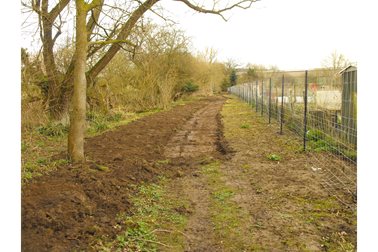 What a difference a week makes! - Footpath 206/5 - Photographer Sue Osborne