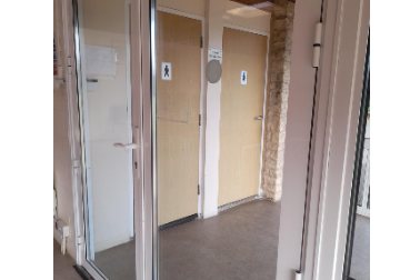 Toilets and changing rooms - Photographer Michelle Legg